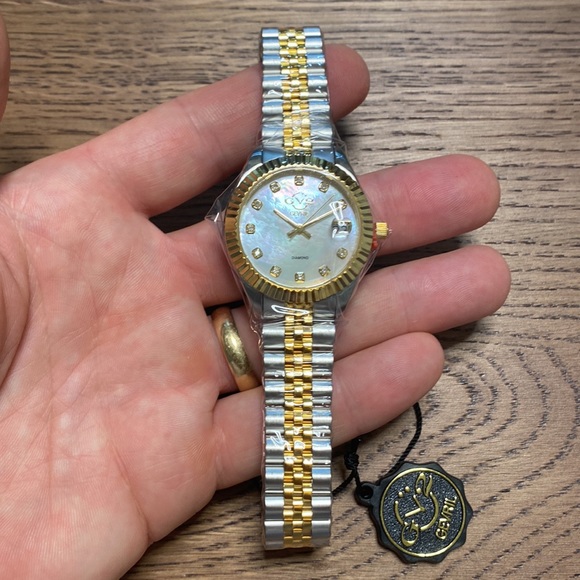 GV2 By Gevril Women's 12404 Naples Diamand White MOP Dial Two Tone Watch - Picture 6 of 8